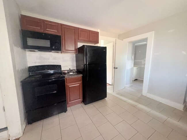 Building Photo - 465 Tampa St