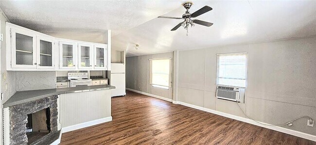 Foto del edificio - 902 Queenswood St