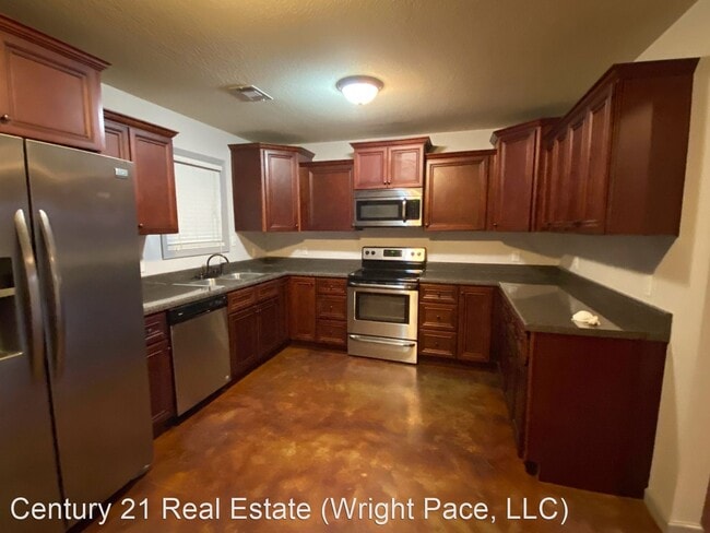 Building Photo - 3 br, 2 bath House - 301 Shirley