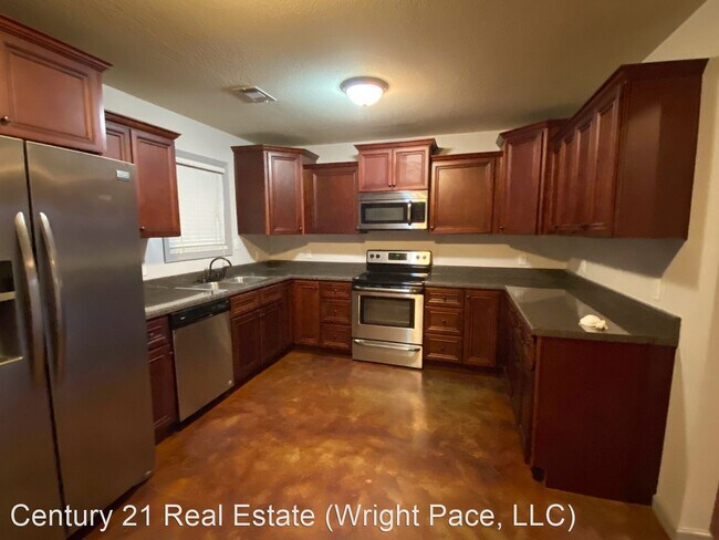 Foto del edificio - 3 br, 2 bath House - 301 Shirley