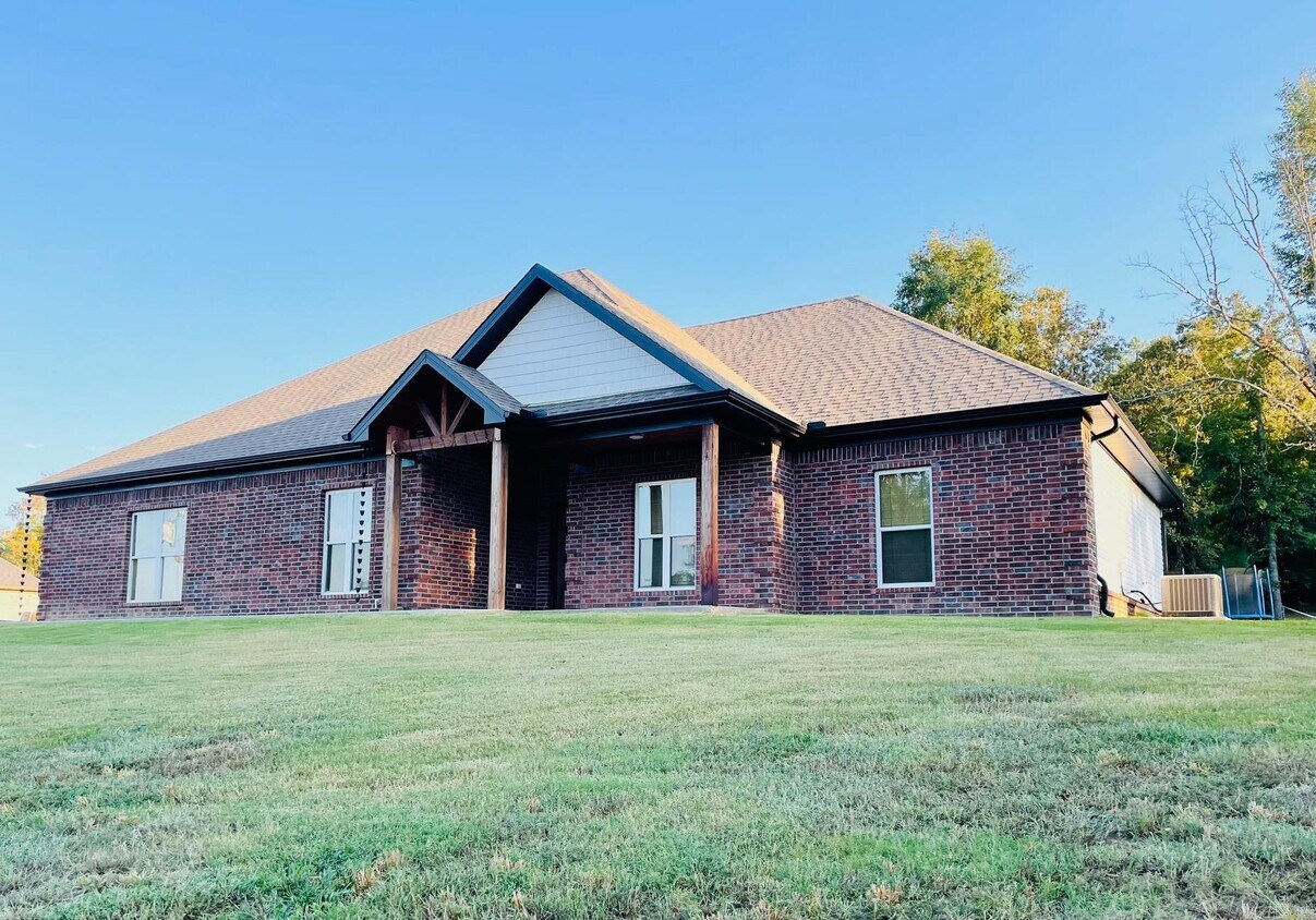 Foto principal - 21189 Meadows Acres Dr