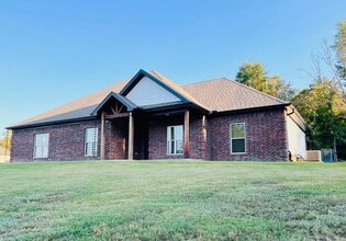 Building Photo - 21189 Meadows Acres Dr
