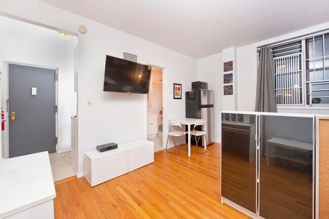 Foto del edificio - 333 E 95th St