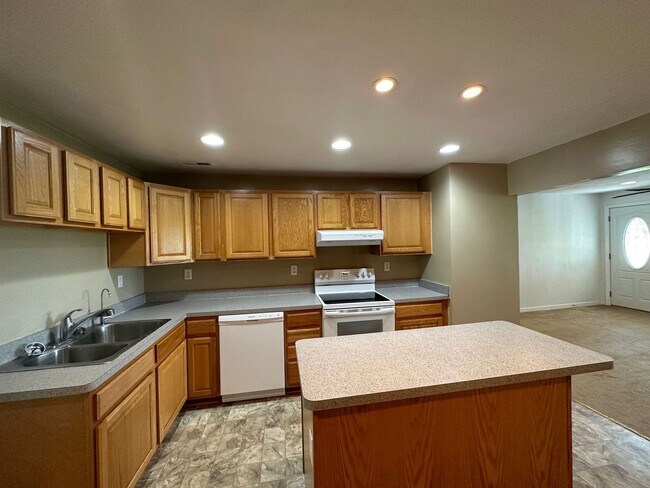 Building Photo - Welcome to your dream retreat! Nestled on ...