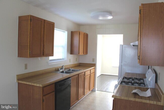 Foto del edificio - 8638 Chester Ct