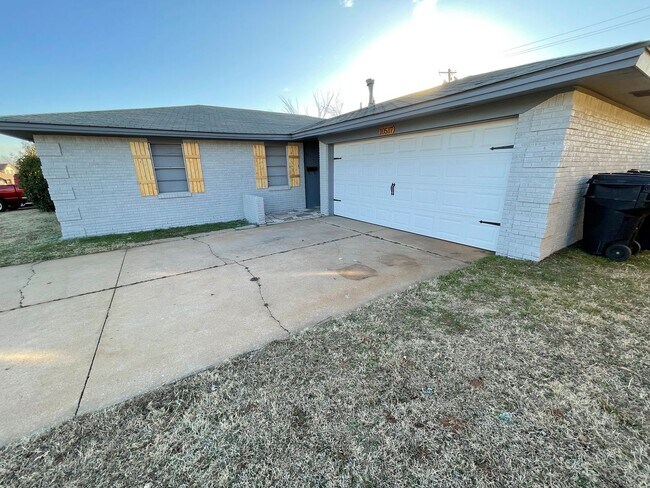 Foto del edificio - Beautiful home for lease near Hefner & Penn