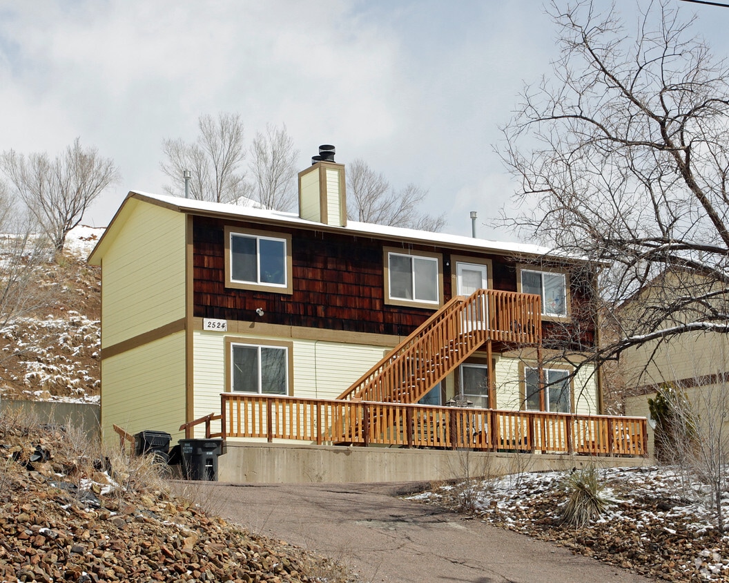 Building Photo - 2516-2528 Glen View Ave