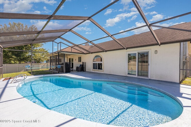 Building Photo - 1781 Radisson St NW