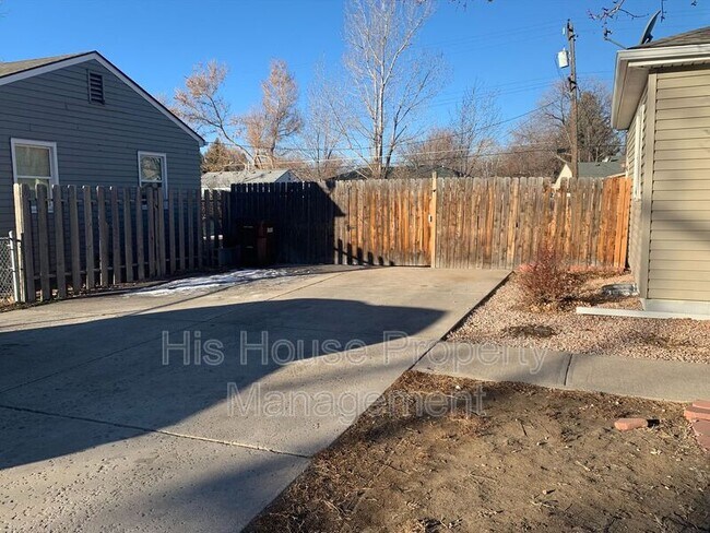 Building Photo - 2409 11th Ave