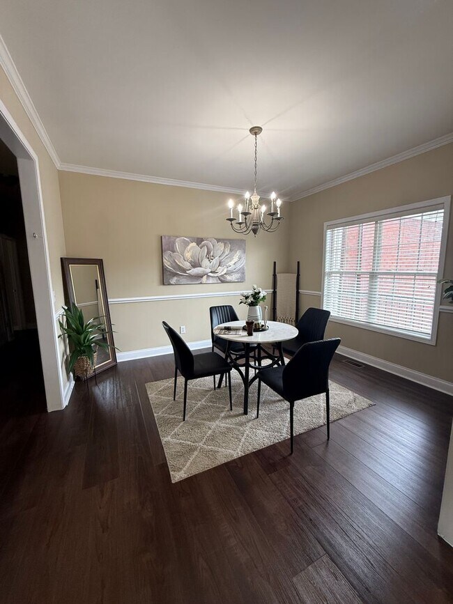 Foto del edificio - 450 Sterling Dr