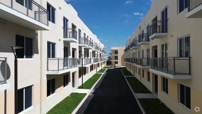 Building Photo - The Trails