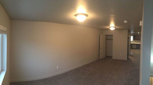 Building Photo - Darling Vineyard Townhome