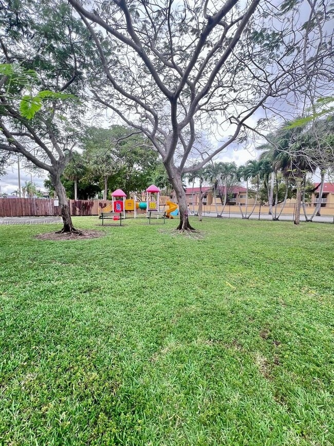Foto del edificio - 6866 NW 173rd Dr