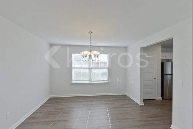 Building Photo - 141 Western Red Cedar Dr.