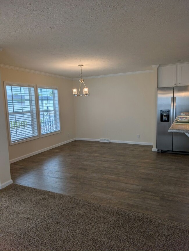 Building Photo - 52520 Chestnut Ct