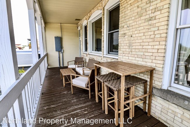 Building Photo - 3 br, 1 bath House - 154 River St