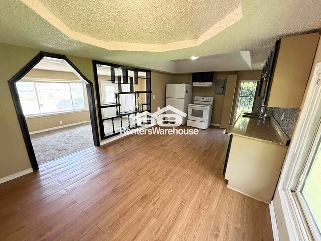 Building Photo - 6802 Longview Rd