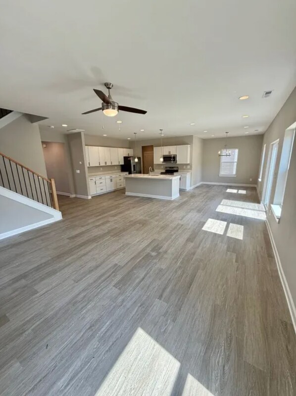 Foto del edificio - 9416 Lawing School Rd