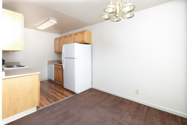 Building Photo - Parklane Apartments - KK01 - 103