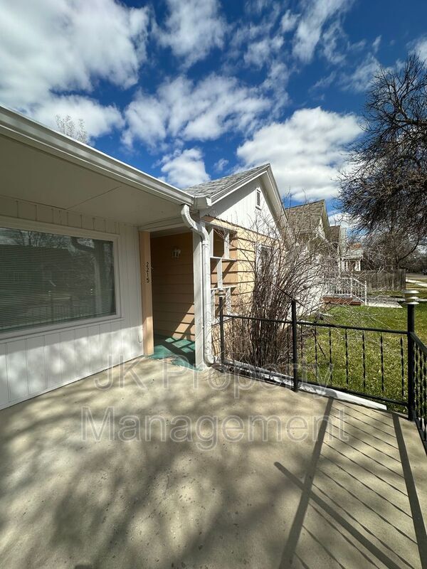 Foto del edificio - 2215 7th Ave N