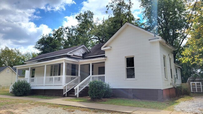 Foto del edificio - 218 W Chappell St