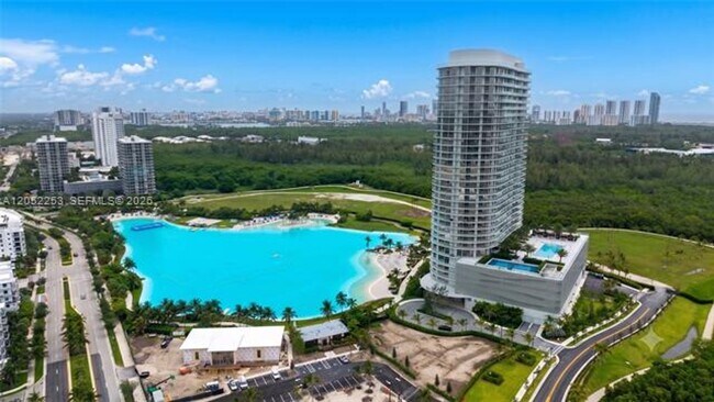 Foto del edificio - 2411 Laguna Cir