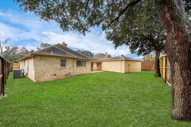 Foto del edificio - 8006 Oakington Dr