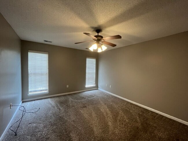 Building Photo - Renovated 2 Bedroom 2 Bath Home for Rent!!...