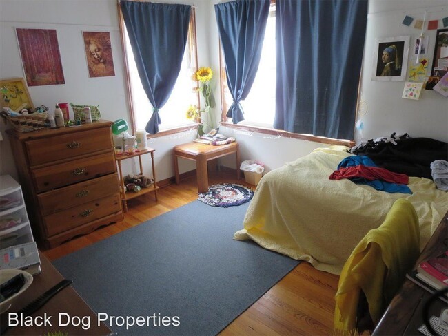 Building Photo - 3 br, 1 bath House - 1536 Harry Rd.