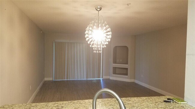 Building Photo - 14001 Fairway Island Dr