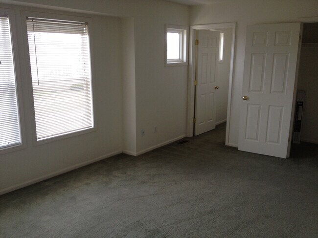 Foto del edificio - 1147 Woodward Hts