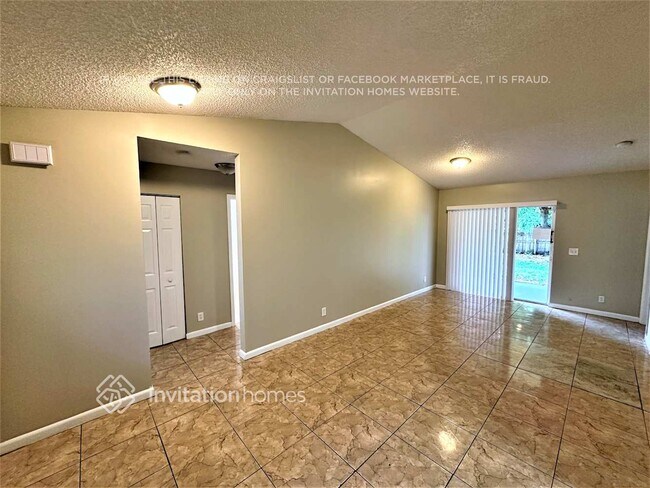 Foto del edificio - 328 NW 5th Ave