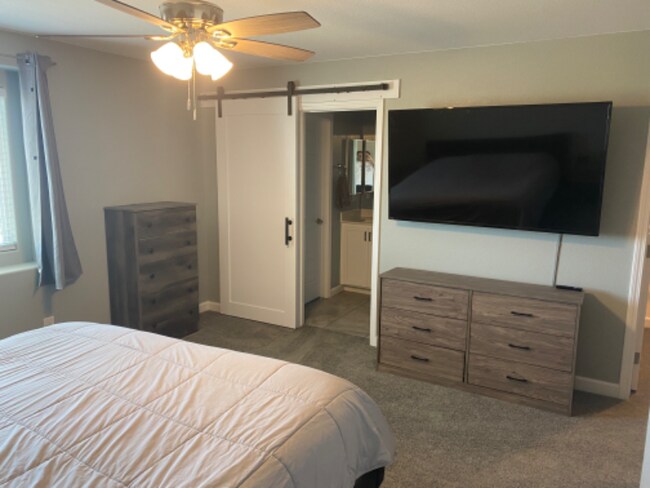 Building Photo - 334 Silva Pl