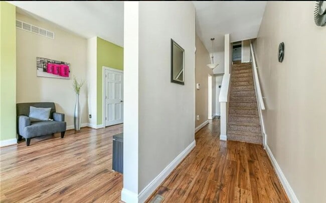Photo - Gorgeous 3 bedroom townhome in Pittsburgh's Fineview Neighborhood