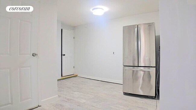 Foto del edificio - 240 E 92nd St