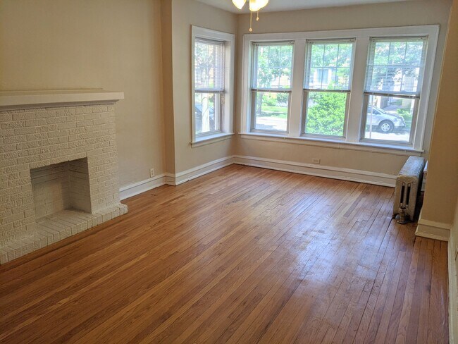 Foto del edificio - 1208 W Chase Ave