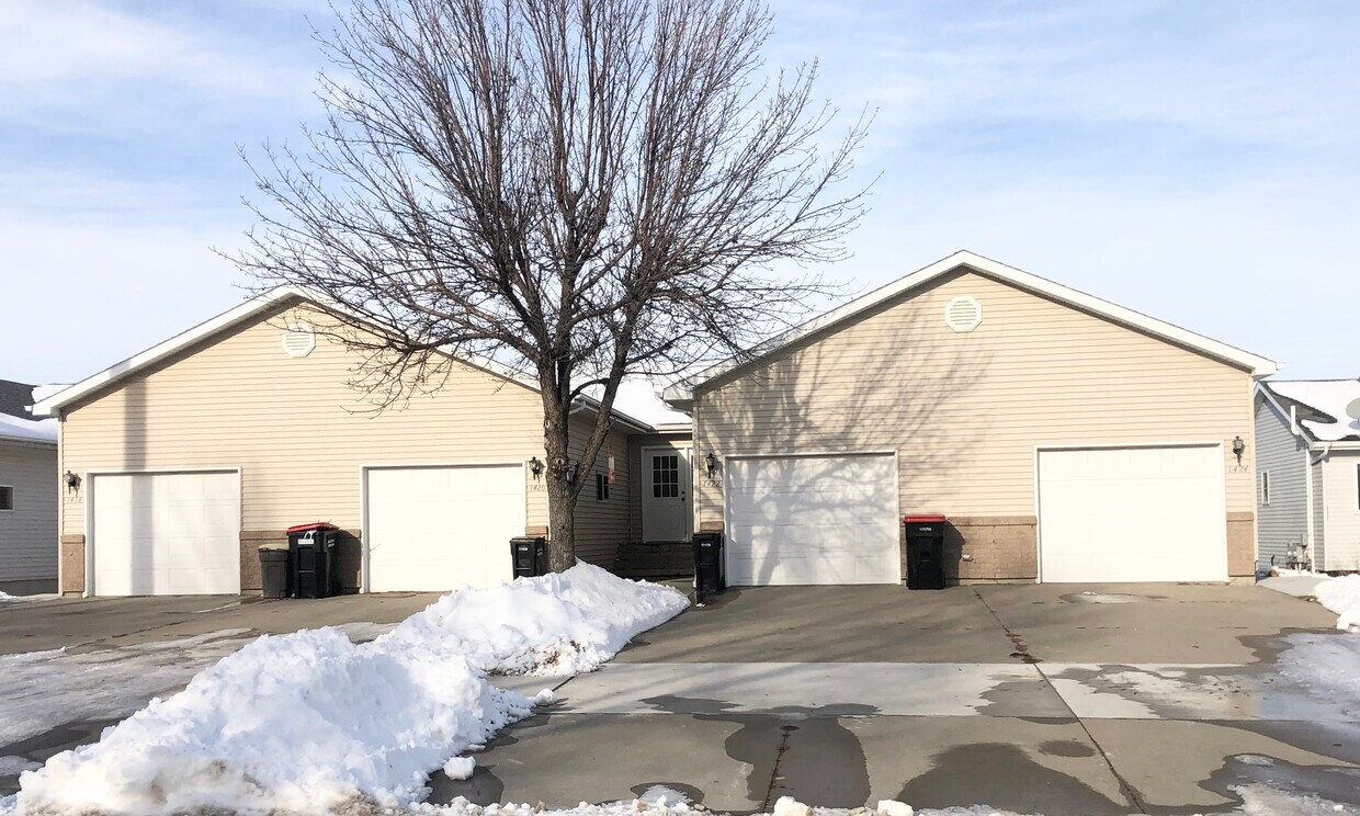 1420 E Redwood Blvd Unit 1420, Brandon, SD 57005 Apartments in