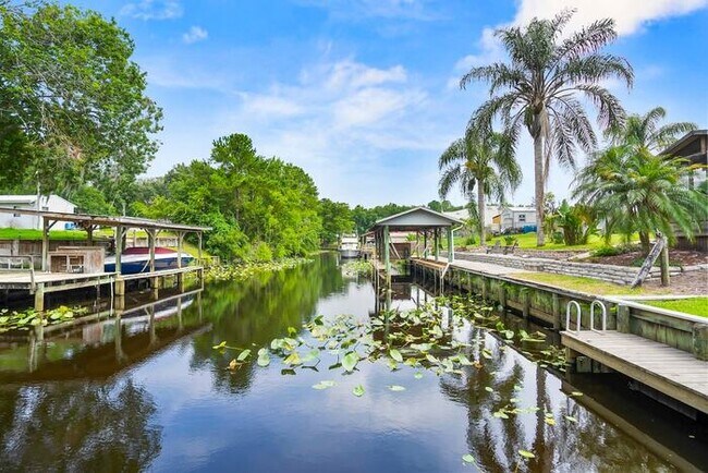 Foto del edificio - 138 Riverside Ave
