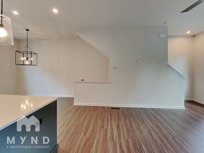 Building Photo - 118 Chestnut Cir
