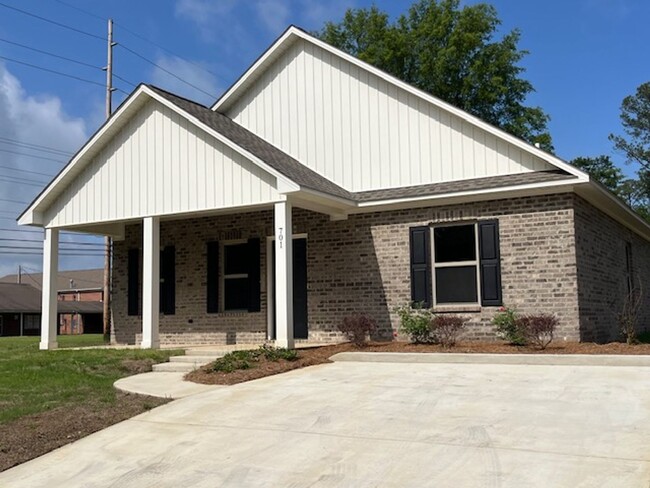 Building Photo - BRAND NEW HOME FOR RENT NEAR JOYNER with 3...