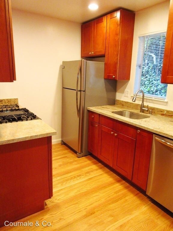 Foto del edificio - 152 Locksley Ave