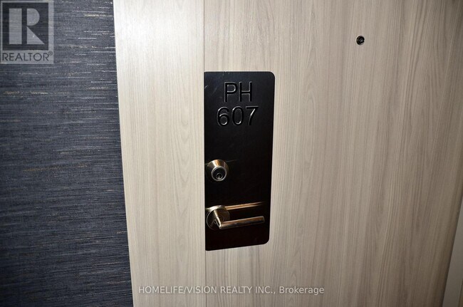 Building Photo - 75 Canterbury Pl