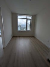 Building Photo - 6468 Willingdon Av