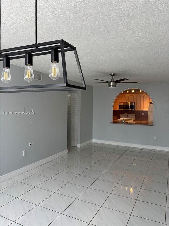 Foto del edificio - 8883 Fontainebleau Blvd
