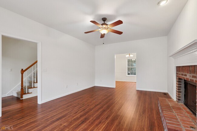 Building Photo - 5098 Pine Mountain Rd