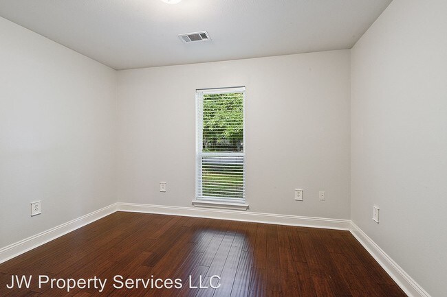 Building Photo - 3 br, 2 bath House - 1504 Hickory Street