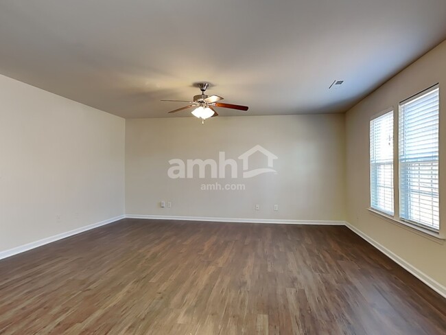 Building Photo - 4043 Eastside Court