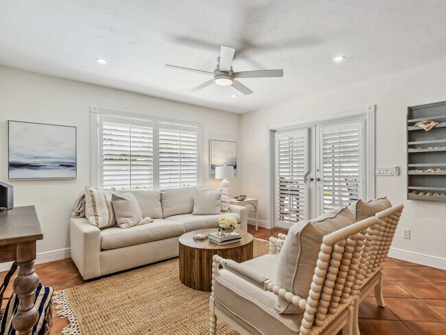 Building Photo - 510 106th Ave N