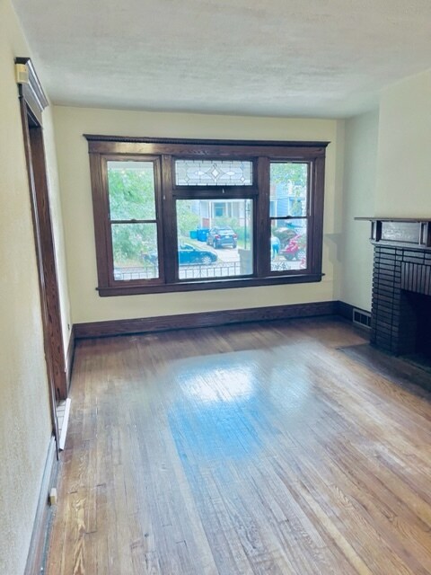 Living Room - 414 Potomac Ave