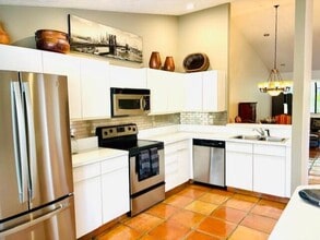 Building Photo - 22663 Meridiana Dr